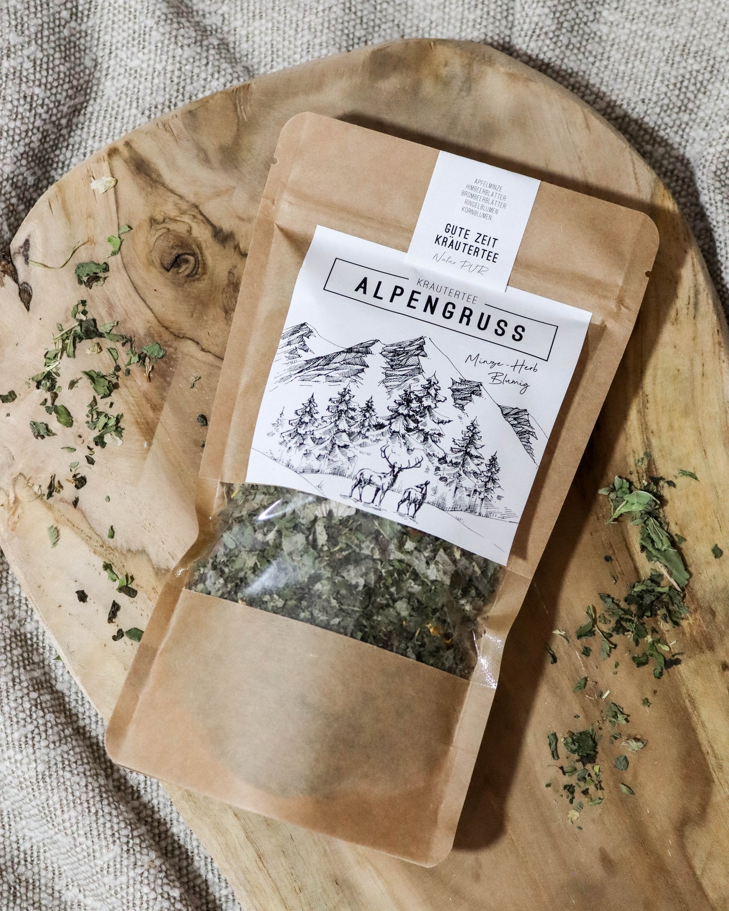 Teepause "Hirsch im Wald" - Emailletasse & Kräutertee