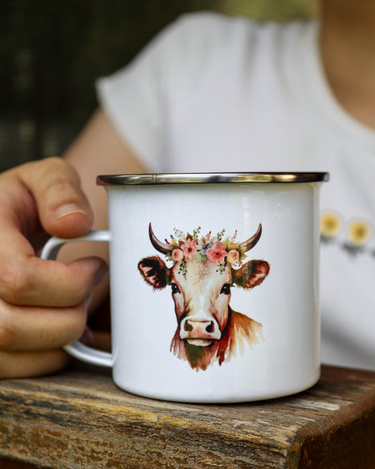 Emailletasse - Kuh mit Blumenkranz